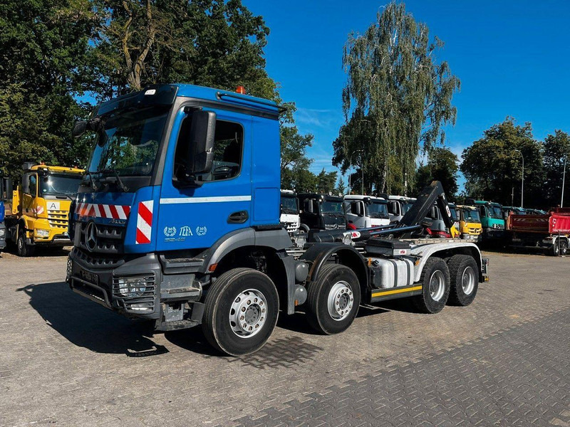 Mercedes-Benz AROCS 3246 8X4 ABROLLKIPPER HYVALIFT 26.57 - Hook lift truck: picture 3 Mercedes-Benz AROCS 3246 8X4 ABROLLKIPPER HYVALIFT 26.57 - Hook lift truck: picture 3