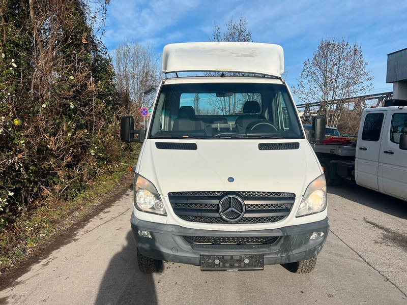 Mercedes-Benz SPRINTER 519 - Mini artic tractor unit: picture 2 Mercedes-Benz SPRINTER 519 - Mini artic tractor unit: picture 2