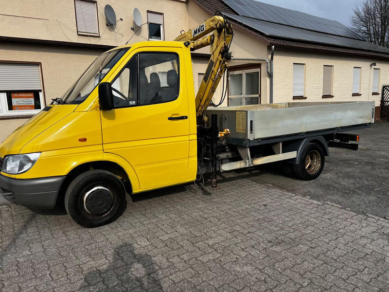 Mercedes-Benz Sprinter 411 CDI / Long flatbed / Crane - Open body delivery van: picture 3 Mercedes-Benz Sprinter 411 CDI / Long flatbed / Crane - Open body delivery van: picture 3