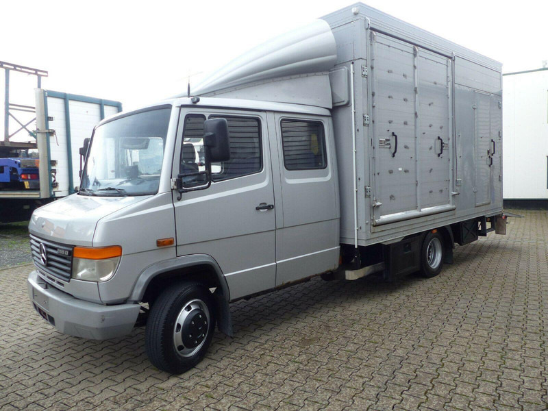Mercedes-Benz Vario 818 Doka horse transporter + Tail lift - Horse truck: picture 3 Mercedes-Benz Vario 818 Doka horse transporter + Tail lift - Horse truck: picture 3