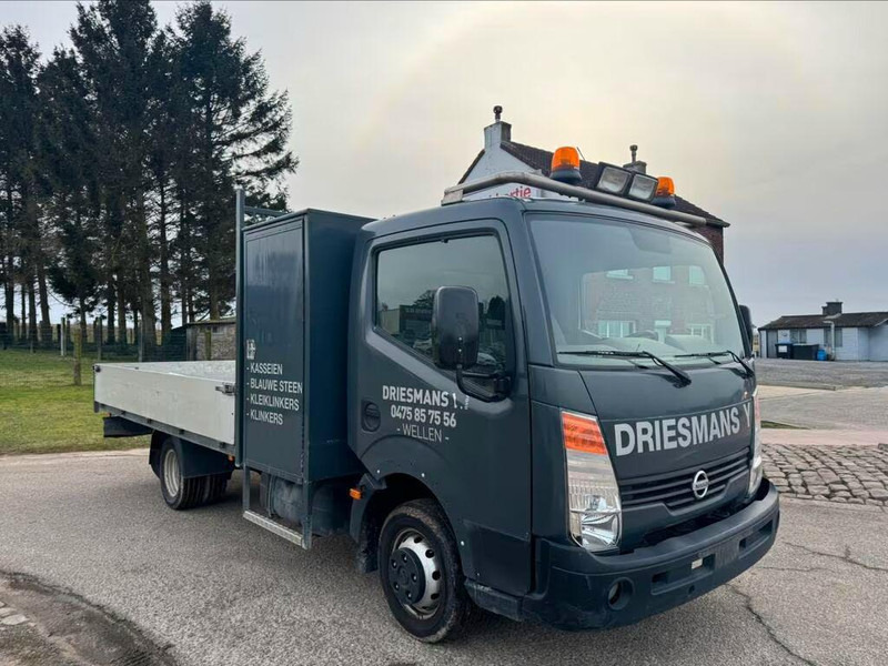 Nissan Cabstar 2.5D - Flatbed - Dropside/ Flatbed truck: picture 2 Nissan Cabstar 2.5D - Flatbed - Dropside/ Flatbed truck: picture 2