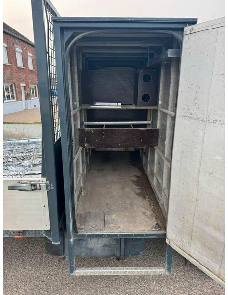 Nissan Cabstar 2.5D - Flatbed - Dropside/ Flatbed truck: picture 5 Nissan Cabstar 2.5D - Flatbed - Dropside/ Flatbed truck: picture 5