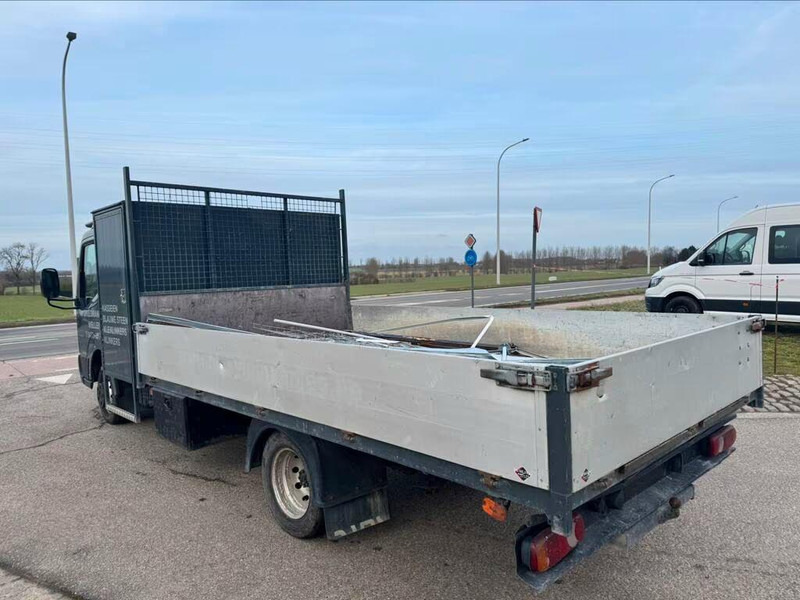 Nissan Cabstar 2.5D - Flatbed - Dropside/ Flatbed truck: picture 4 Nissan Cabstar 2.5D - Flatbed - Dropside/ Flatbed truck: picture 4
