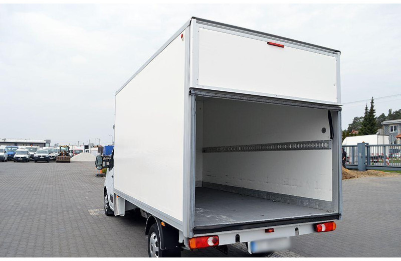 Nissan NV400 Container, Hen House, Registered - Closed box van: picture 3 Nissan NV400 Container, Hen House, Registered - Closed box van: picture 3