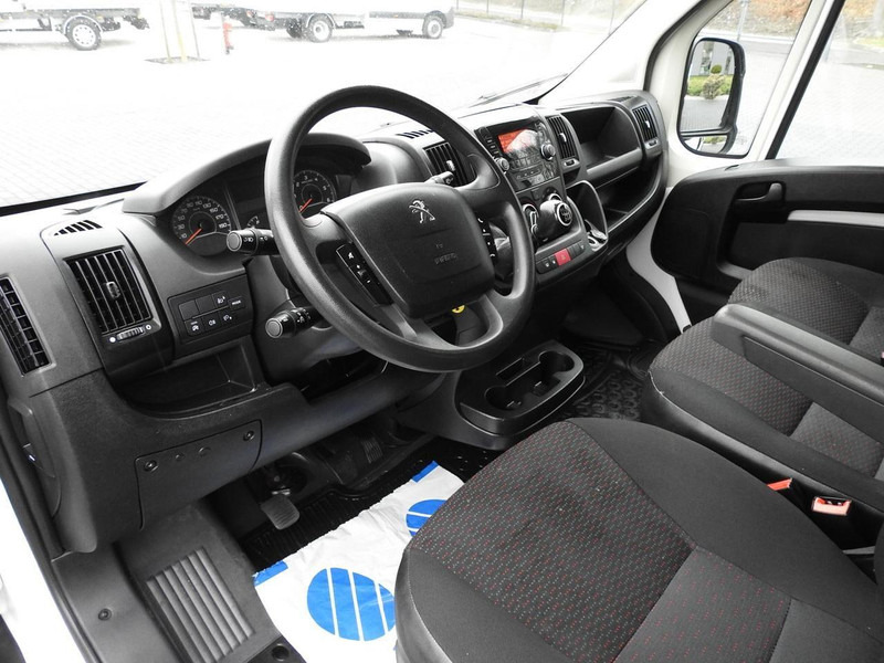 Peugeot BOXER SKRZYNIA PODWÓJNA KABINA DOKA 7 MIEJSC TEMPOMAT KLIMATYZAC - Open body delivery van, Combi van: picture 2 Peugeot BOXER SKRZYNIA PODWÓJNA KABINA DOKA 7 MIEJSC TEMPOMAT KLIMATYZAC - Open body delivery van, Combi van: picture 2