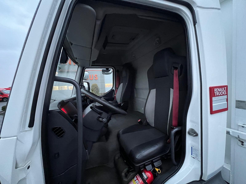 Box truck Renault D 210: picture 10