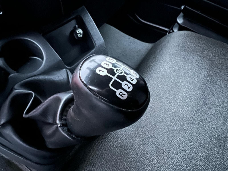 Box truck Renault D 210: picture 17