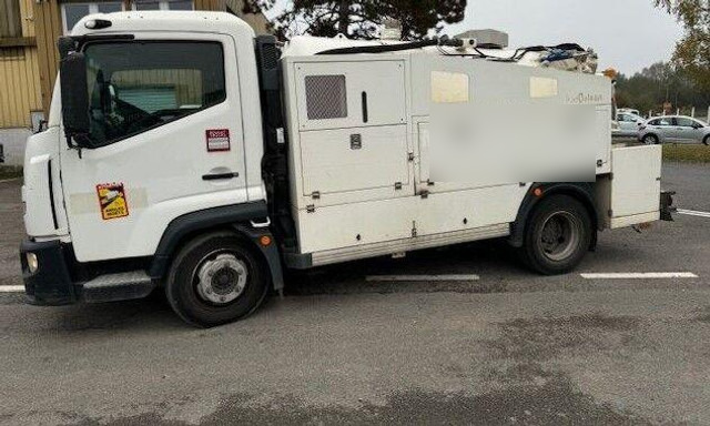 Renault D7.5 L3 - Vacuum truck: picture 4 Renault D7.5 L3 - Vacuum truck: picture 4