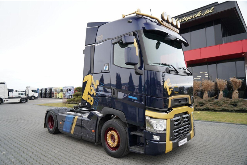 Renault T520 - Tractor unit: picture 2 Renault T520 - Tractor unit: picture 2