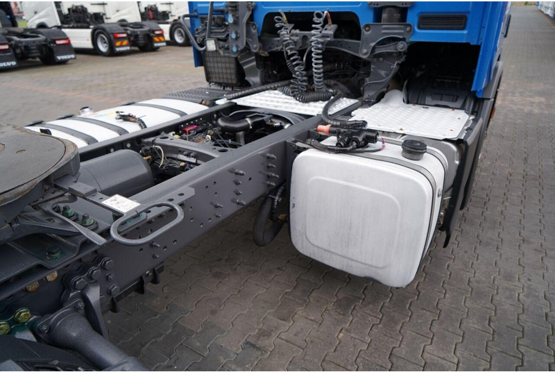 Tractor unit Scania R 450: picture 16