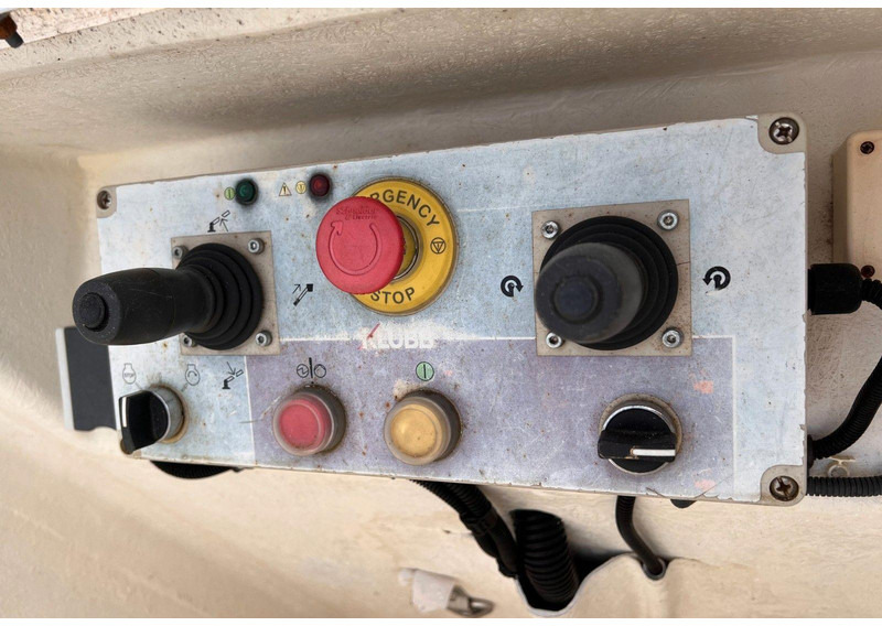 Truck, Crane truck Isuzu D-Max 4x4 Lifting basket - Klubb K26 -12m: picture 10