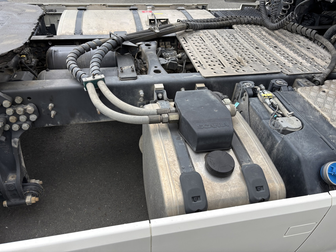 SCANIA R 450 A4x2NB - Tractor unit: picture 4 SCANIA R 450 A4x2NB - Tractor unit: picture 4
