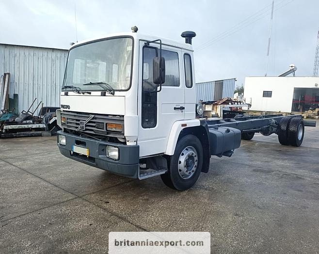 VOLVO FL6 19 | Intercooler | On springs | On 10 studs - Cab chassis truck: picture 2 VOLVO FL6 19 | Intercooler | On springs | On 10 studs - Cab chassis truck: picture 2