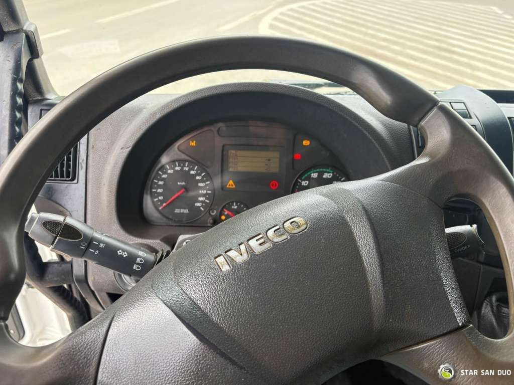 Crane truck Iveco   Eurocargo 4x4 HMF 202 Euro 6 mileage: 76,000 k: picture 9