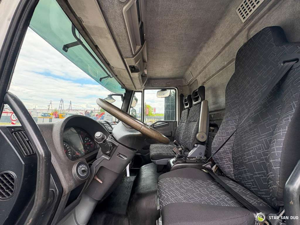 Crane truck Iveco   Eurocargo 4x4 HMF 202 Euro 6 mileage: 76,000 k: picture 6