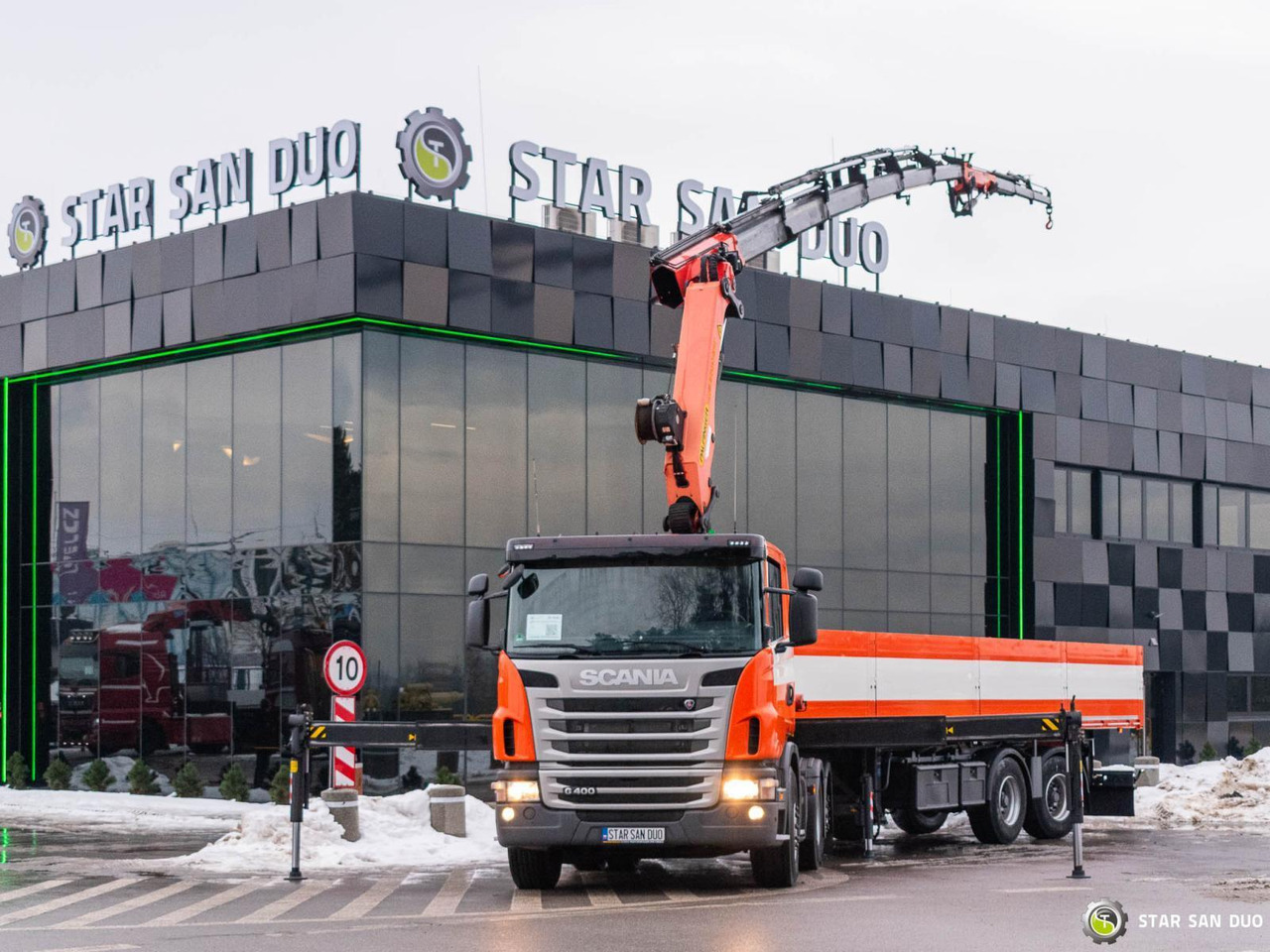 - Crane truck: picture 5 - Crane truck: picture 5