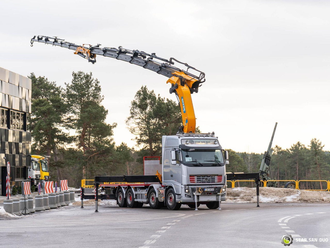 - Crane truck: picture 3 - Crane truck: picture 3