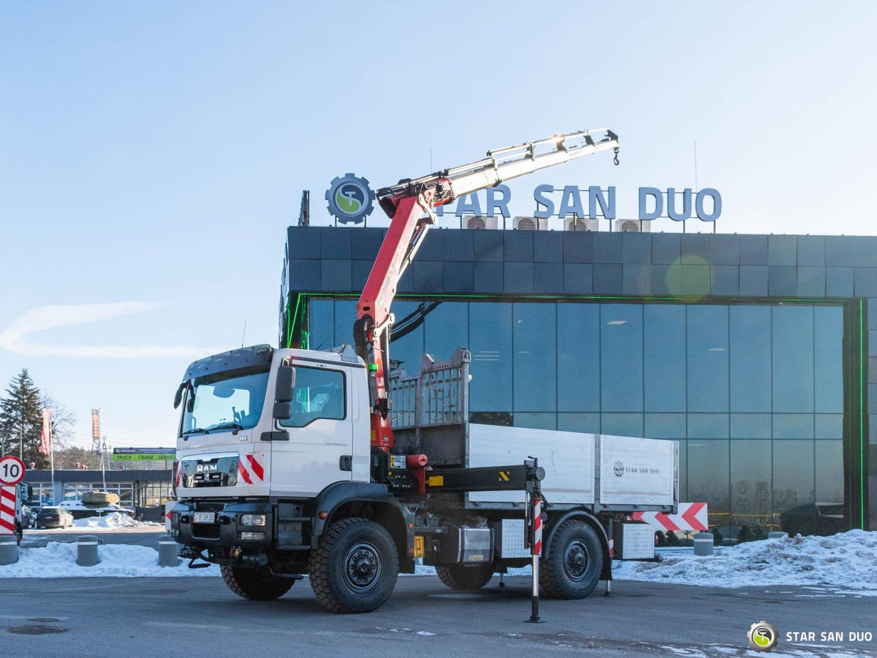 - Crane truck: picture 1 - Crane truck: picture 1