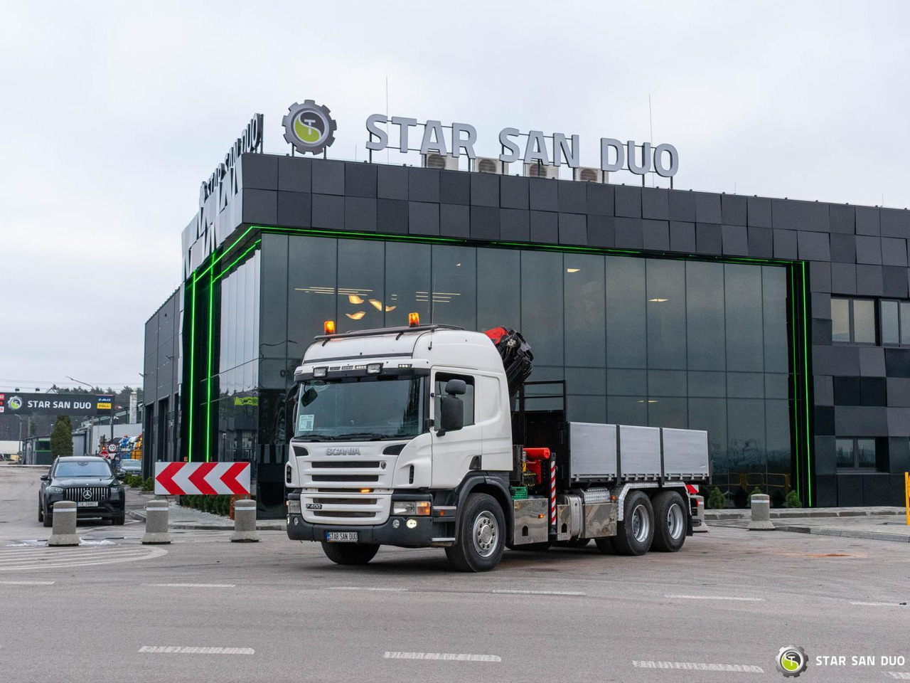 - Crane truck: picture 5 - Crane truck: picture 5