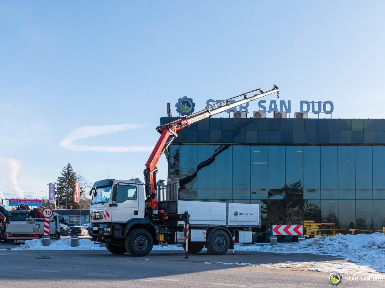 - Crane truck: picture 4 - Crane truck: picture 4