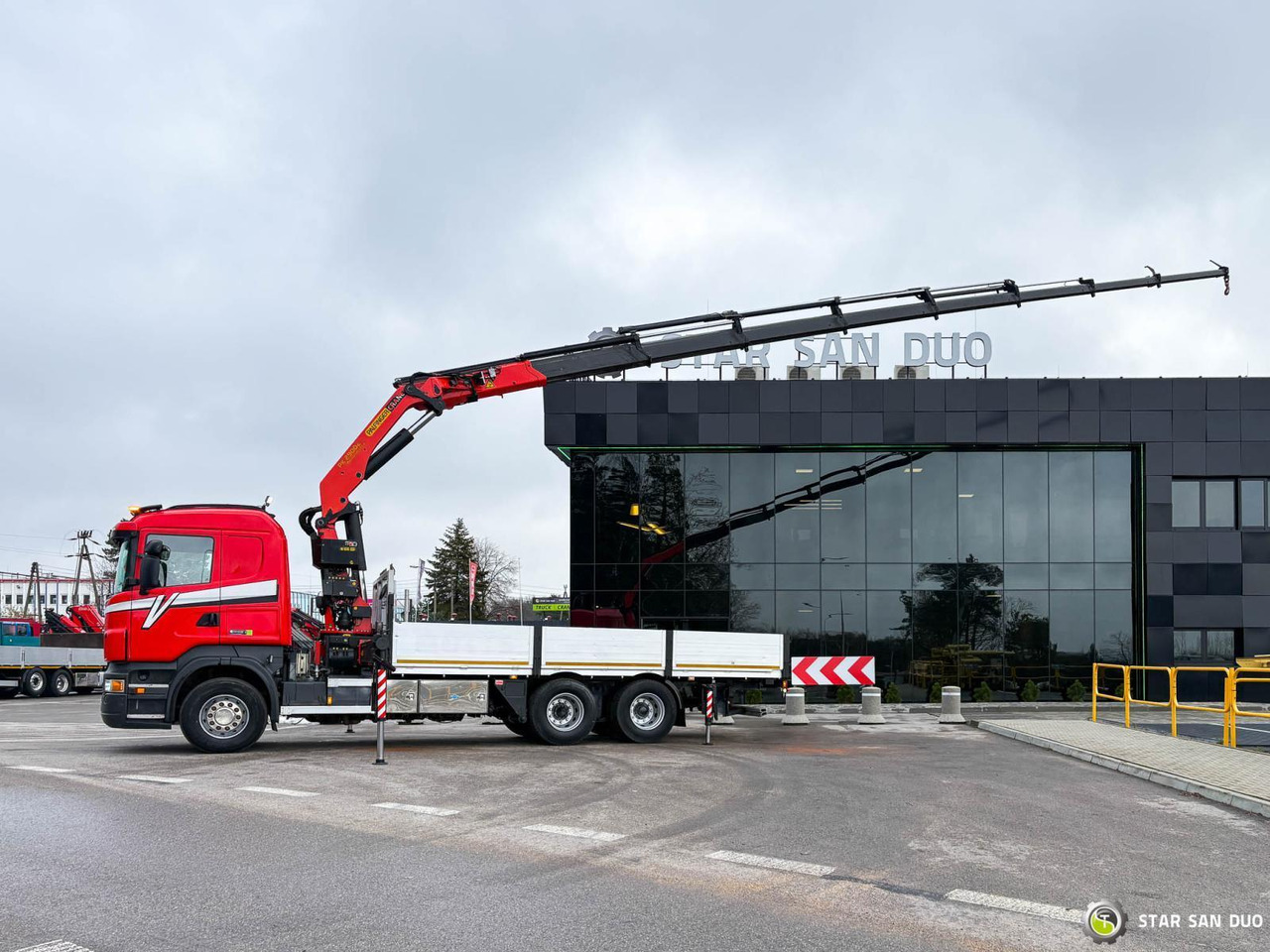 - Crane truck: picture 3 - Crane truck: picture 3