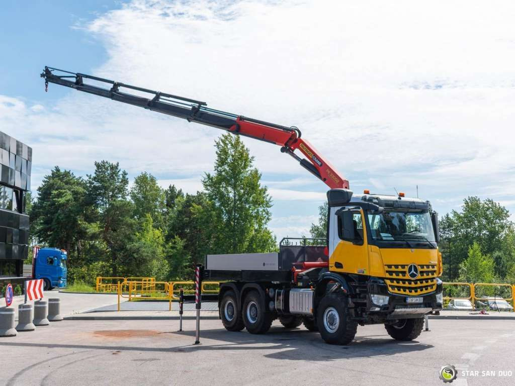 Mercedes-Benz AROCS 3345 6x6 PALFINGER PK 33002 Euro 6 Crane - Tractor unit: picture 3 Mercedes-Benz AROCS 3345 6x6 PALFINGER PK 33002 Euro 6 Crane - Tractor unit: picture 3