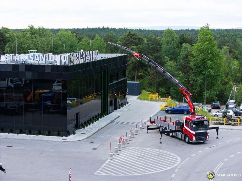 Volvo FH 540 8x4 FASSI F 660 HDS Fly Jib Winch - Crane truck: picture 3 Volvo FH 540 8x4 FASSI F 660 HDS Fly Jib Winch - Crane truck: picture 3
