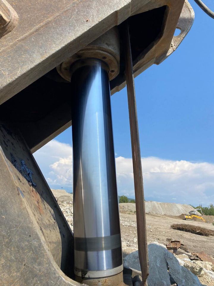 RAMMER RB - Demolition shears for Crawler excavator: picture 3 RAMMER RB - Demolition shears for Crawler excavator: picture 3