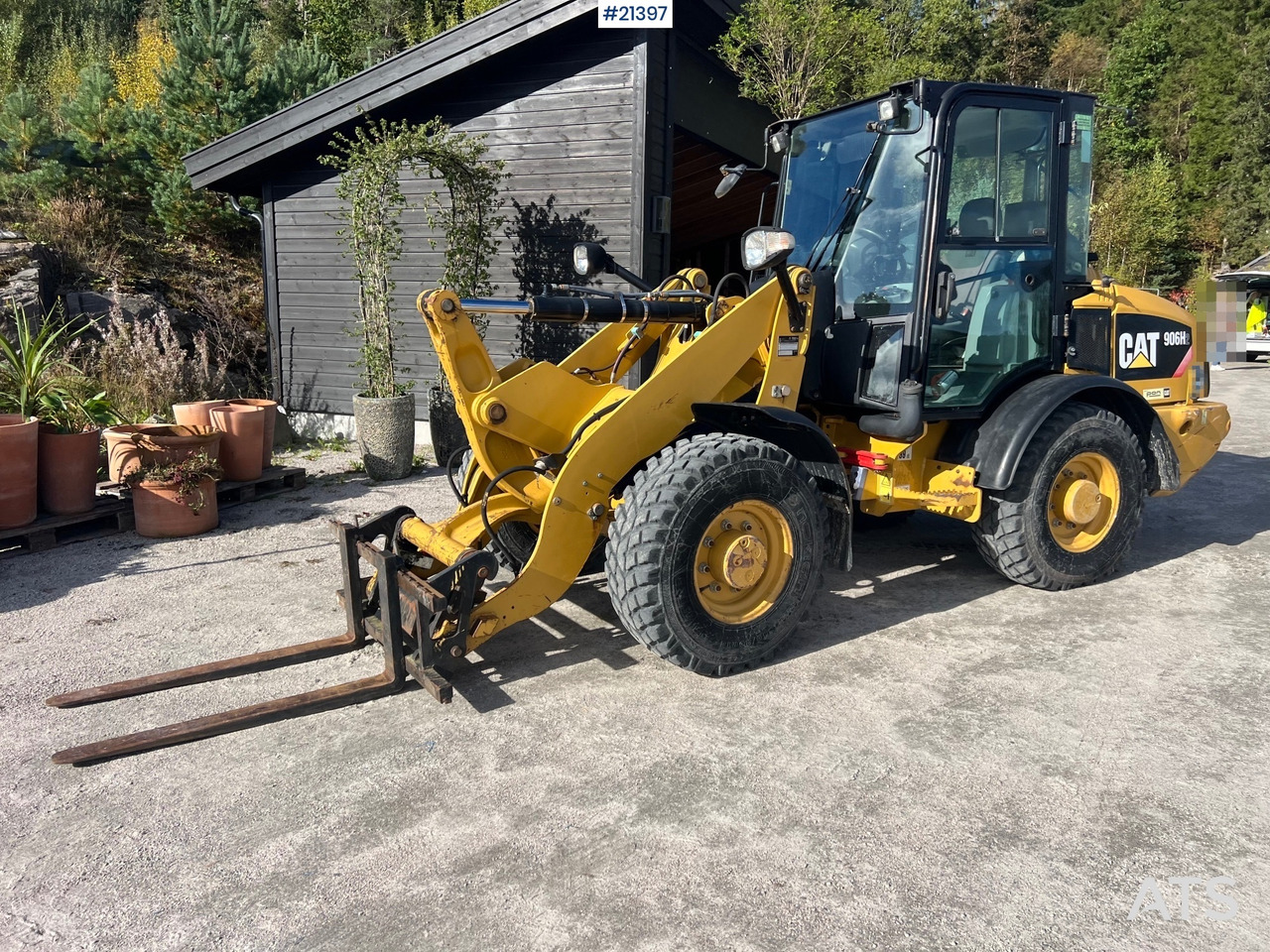 CAT 906H2 - Wheel loader: picture 1 CAT 906H2 - Wheel loader: picture 1