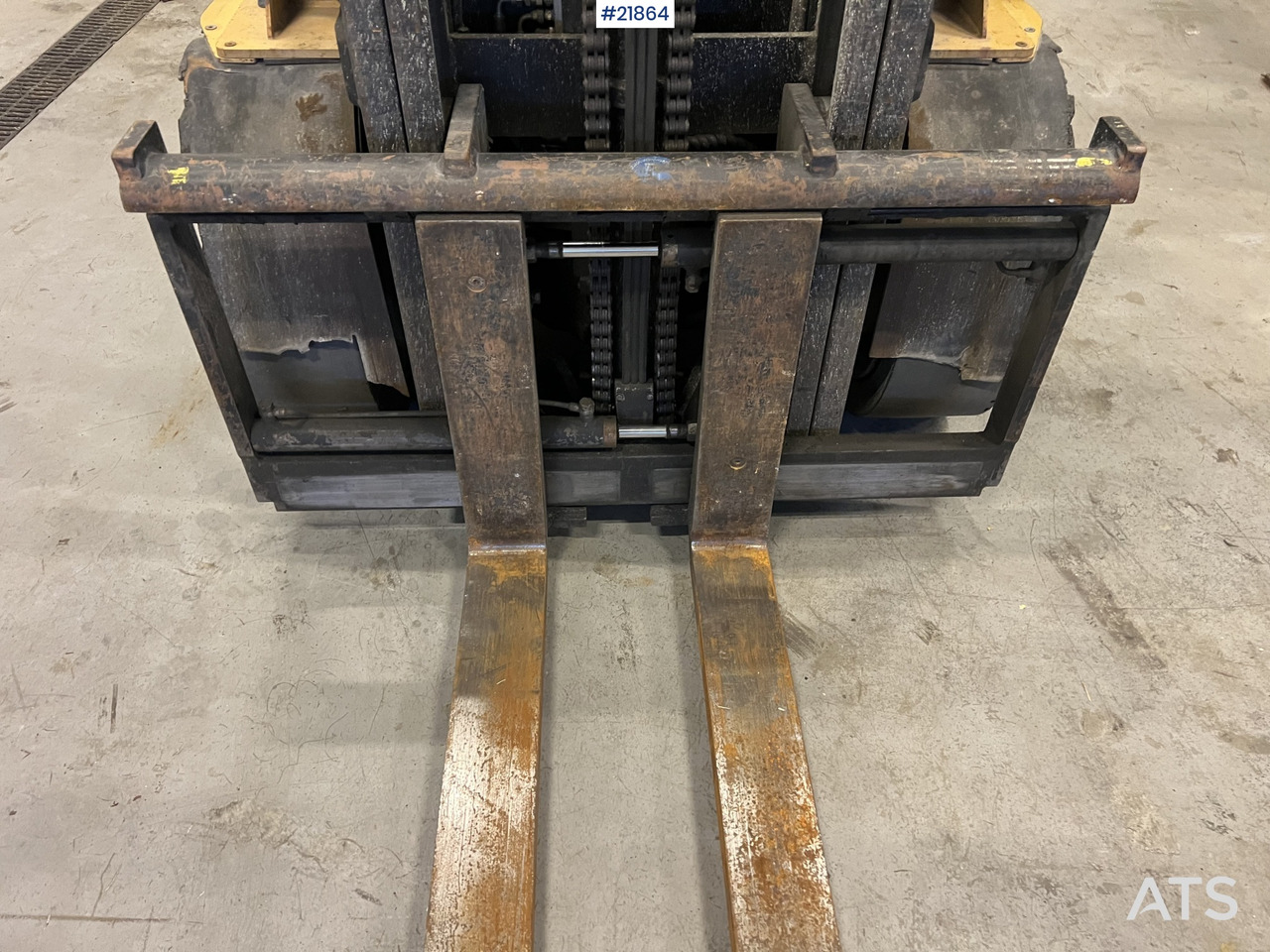 CAT DP30N truck - Diesel forklift: picture 3 CAT DP30N truck - Diesel forklift: picture 3