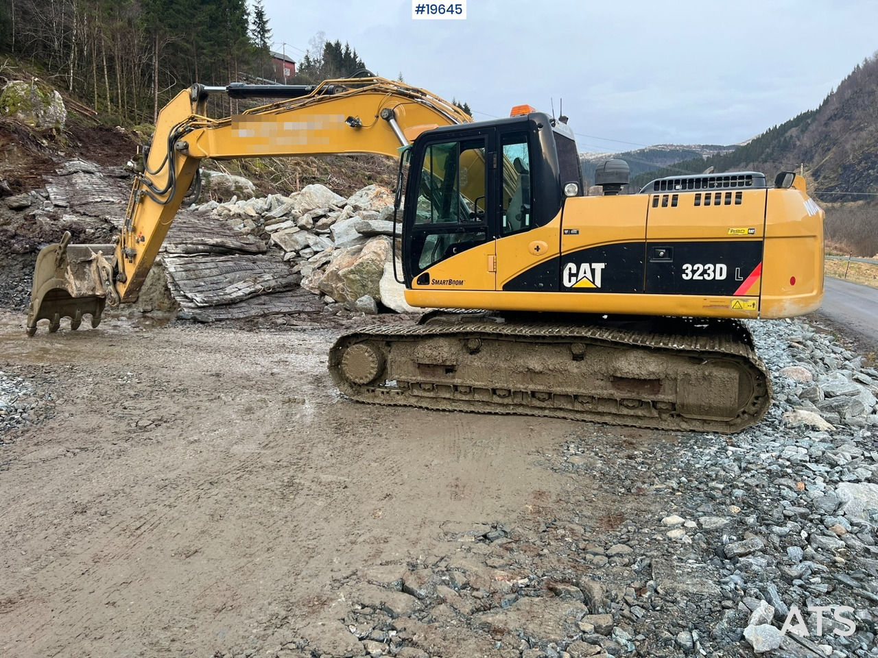 Caterpillar 323D - Excavator: picture 1 Caterpillar 323D - Excavator: picture 1