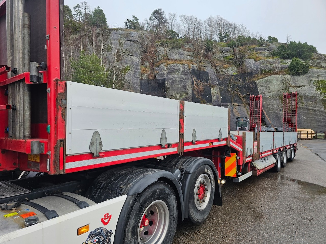 HRD Maskinsemi - Low loader semi-trailer: picture 3 HRD Maskinsemi - Low loader semi-trailer: picture 3