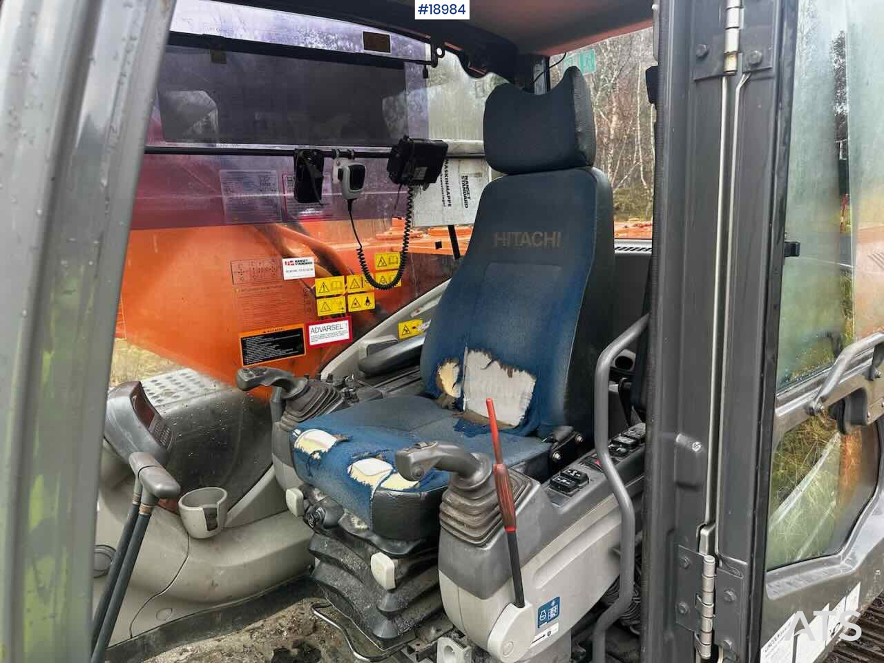 Excavator Hitachi ZX180LC-3: picture 22