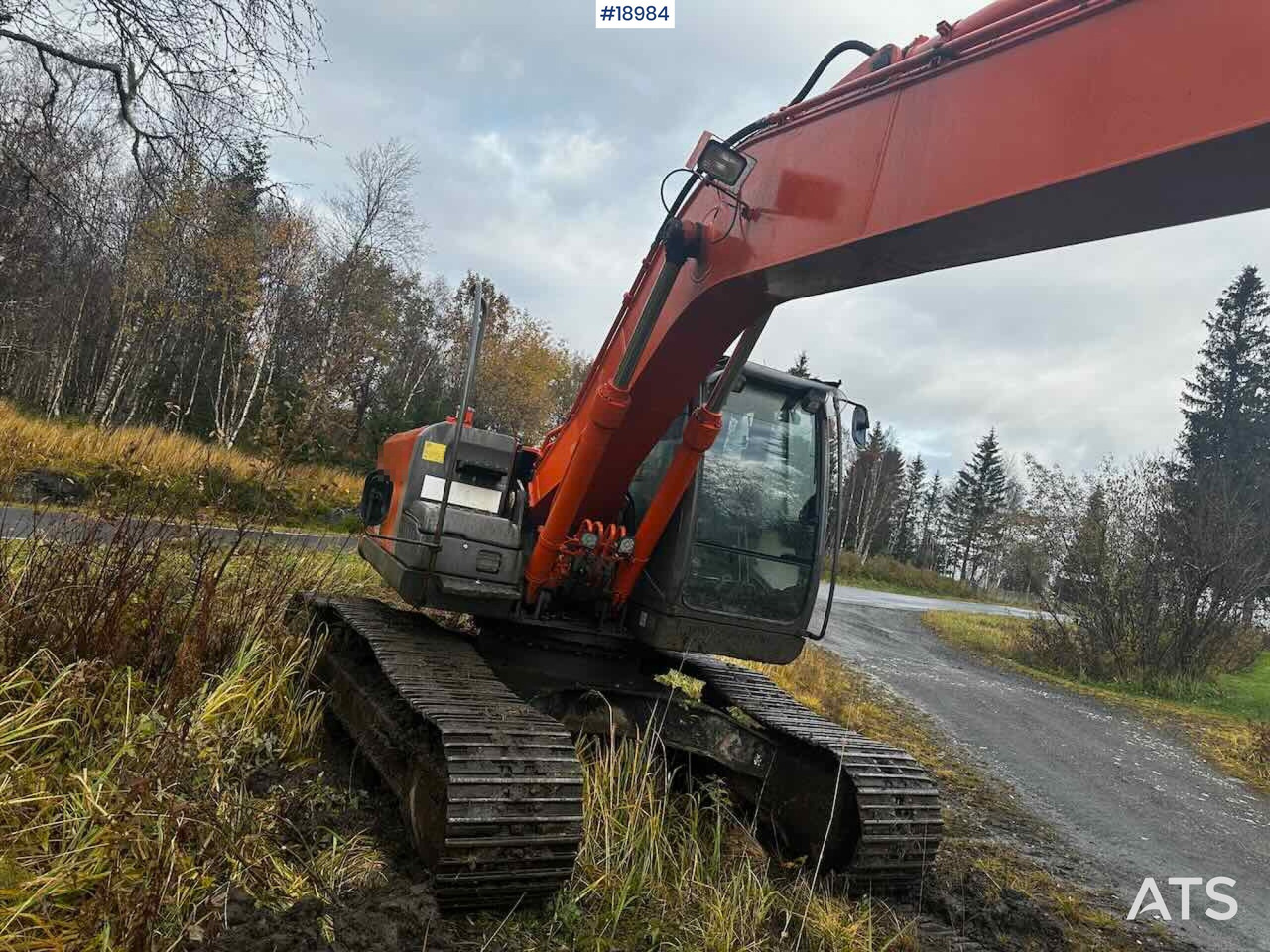 Excavator Hitachi ZX180LC-3: picture 7
