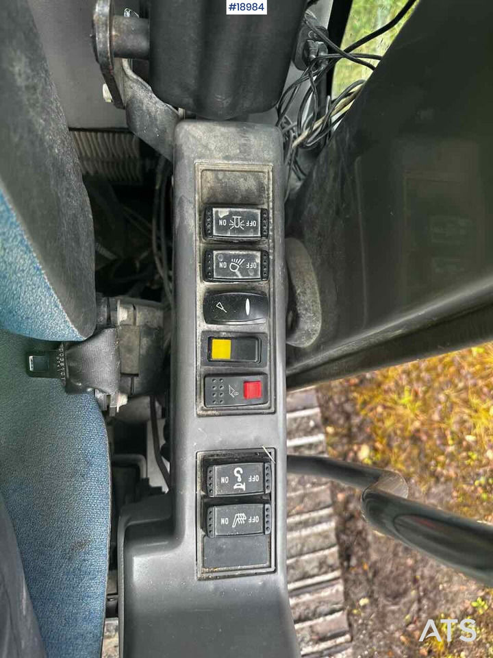 Excavator Hitachi ZX180LC-3: picture 39