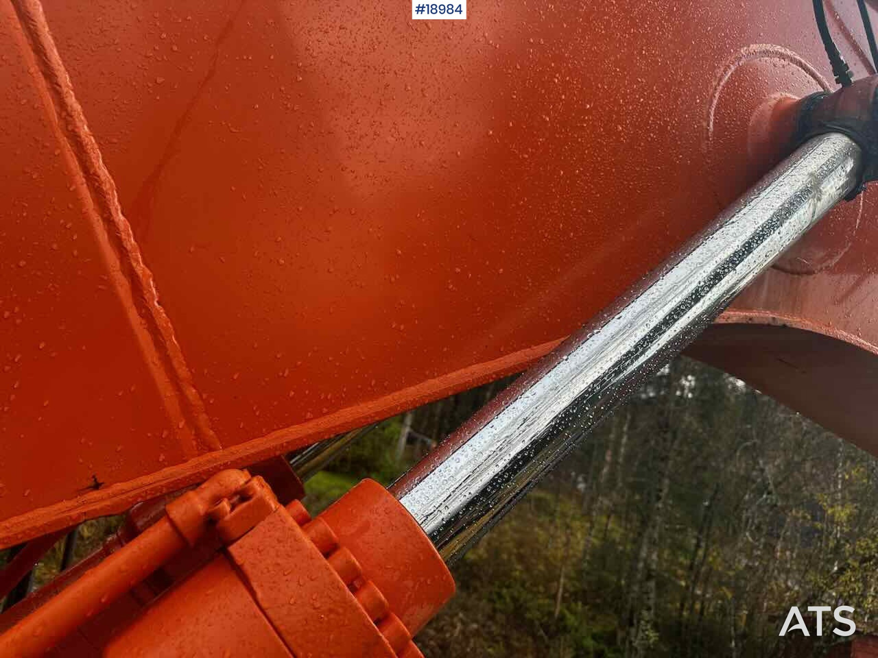 Excavator Hitachi ZX180LC-3: picture 29