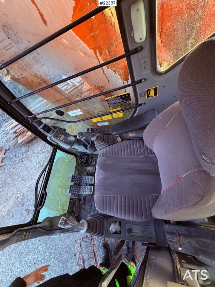 Hitachi ZX225USR – 2004-modell – Rototilt – 4 skuffer – I daglig drift - Crawler excavator: picture 2 Hitachi ZX225USR – 2004-modell – Rototilt – 4 skuffer – I daglig drift - Crawler excavator: picture 2