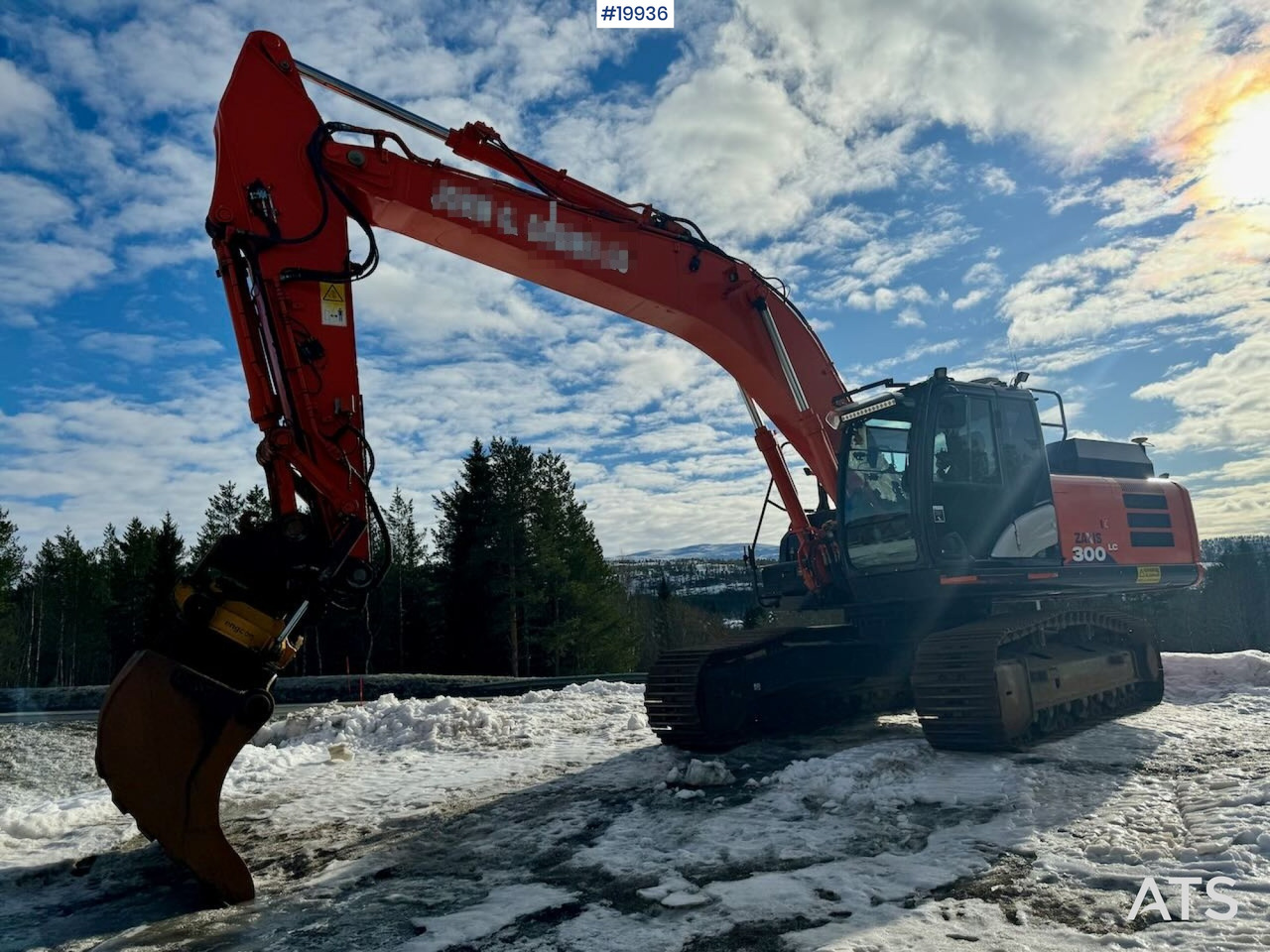 Hitachi ZX300LC-6 - Excavator: picture 1 Hitachi ZX300LC-6 - Excavator: picture 1