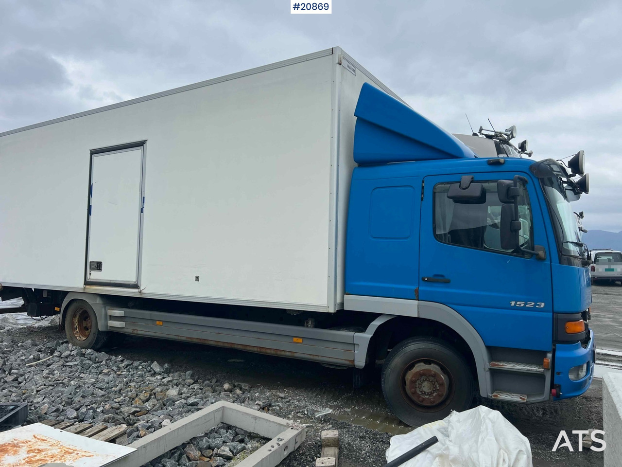 Mercedes 1523 - Box truck: picture 5 Mercedes 1523 - Box truck: picture 5