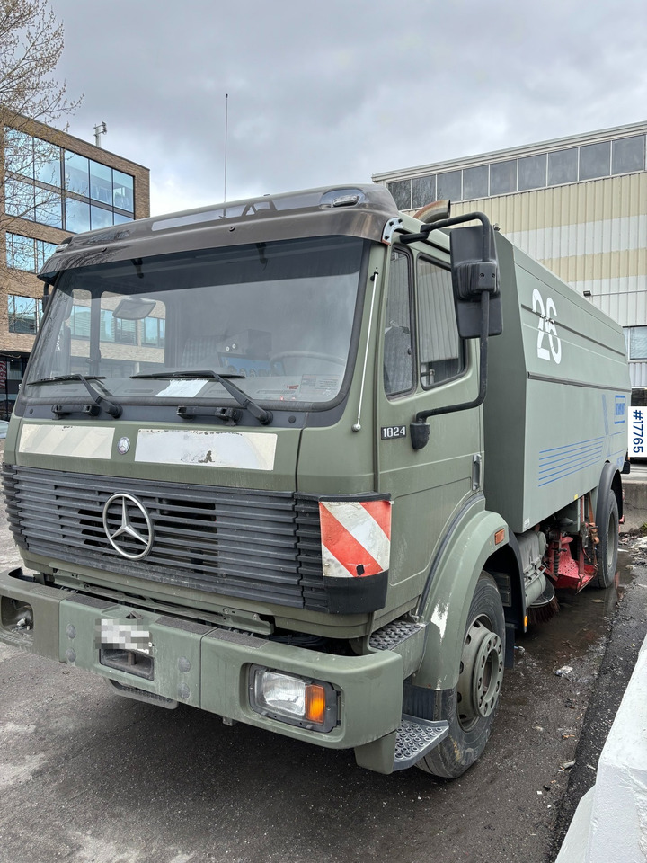 Mercedes 1824 - Road sweeper: picture 2 Mercedes 1824 - Road sweeper: picture 2