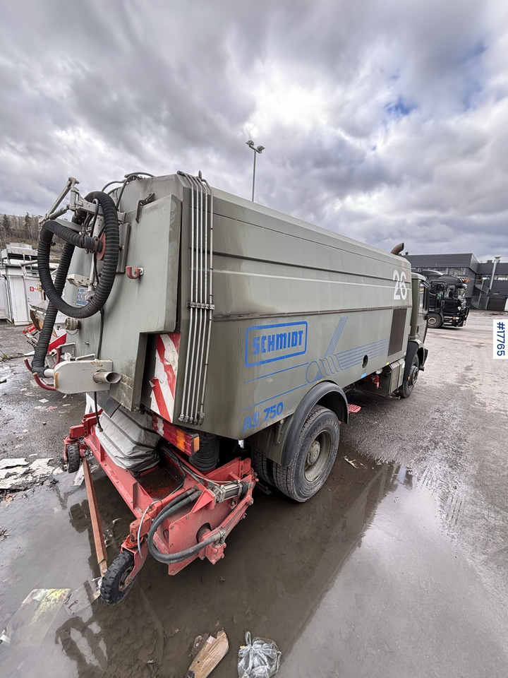 Mercedes 1824 - Road sweeper: picture 4 Mercedes 1824 - Road sweeper: picture 4