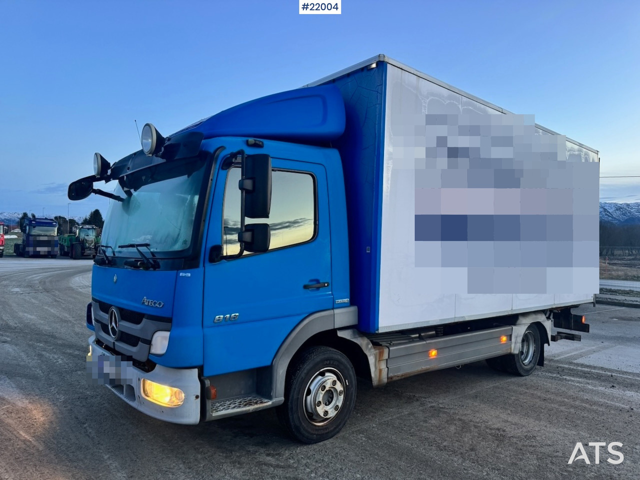 Mercedes 2012 Mercedes Atego 818 Skapbil m/ Løftelem. 140 000 km! - Box truck: picture 1 Mercedes 2012 Mercedes Atego 818 Skapbil m/ Løftelem. 140 000 km! - Box truck: picture 1