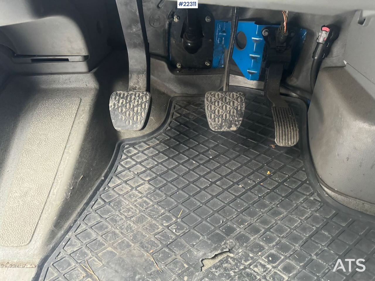 Mercedes 2015 Mercedes-Benz Sprinter skapbil med lift og sidedør - Box truck: picture 4 Mercedes 2015 Mercedes-Benz Sprinter skapbil med lift og sidedør - Box truck: picture 4