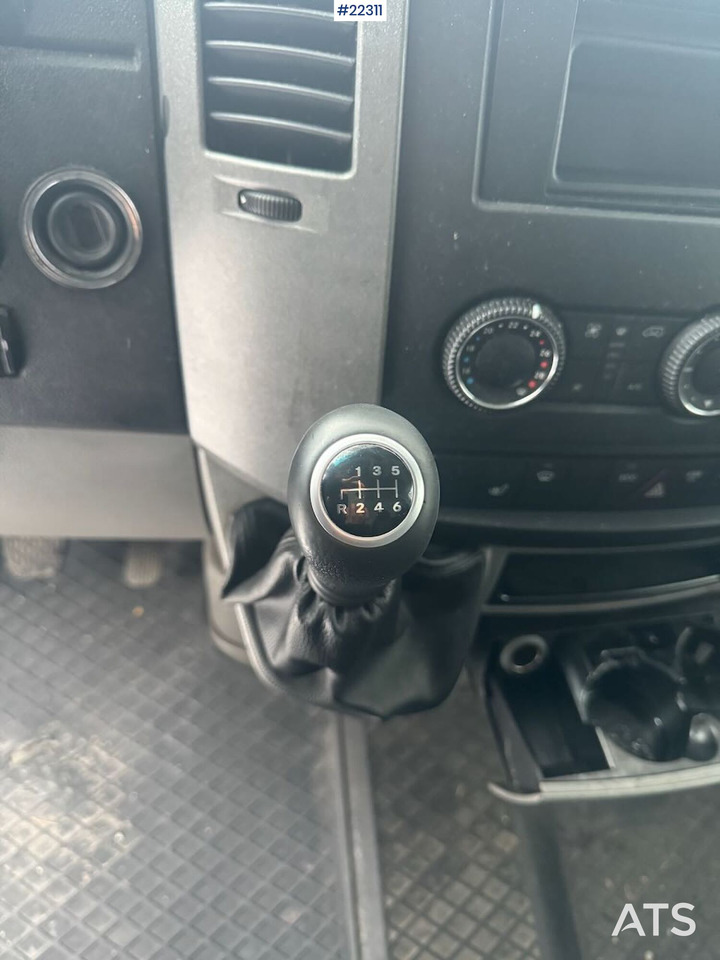 Mercedes 2015 Mercedes-Benz Sprinter skapbil med lift og sidedør - Box truck: picture 5 Mercedes 2015 Mercedes-Benz Sprinter skapbil med lift og sidedør - Box truck: picture 5