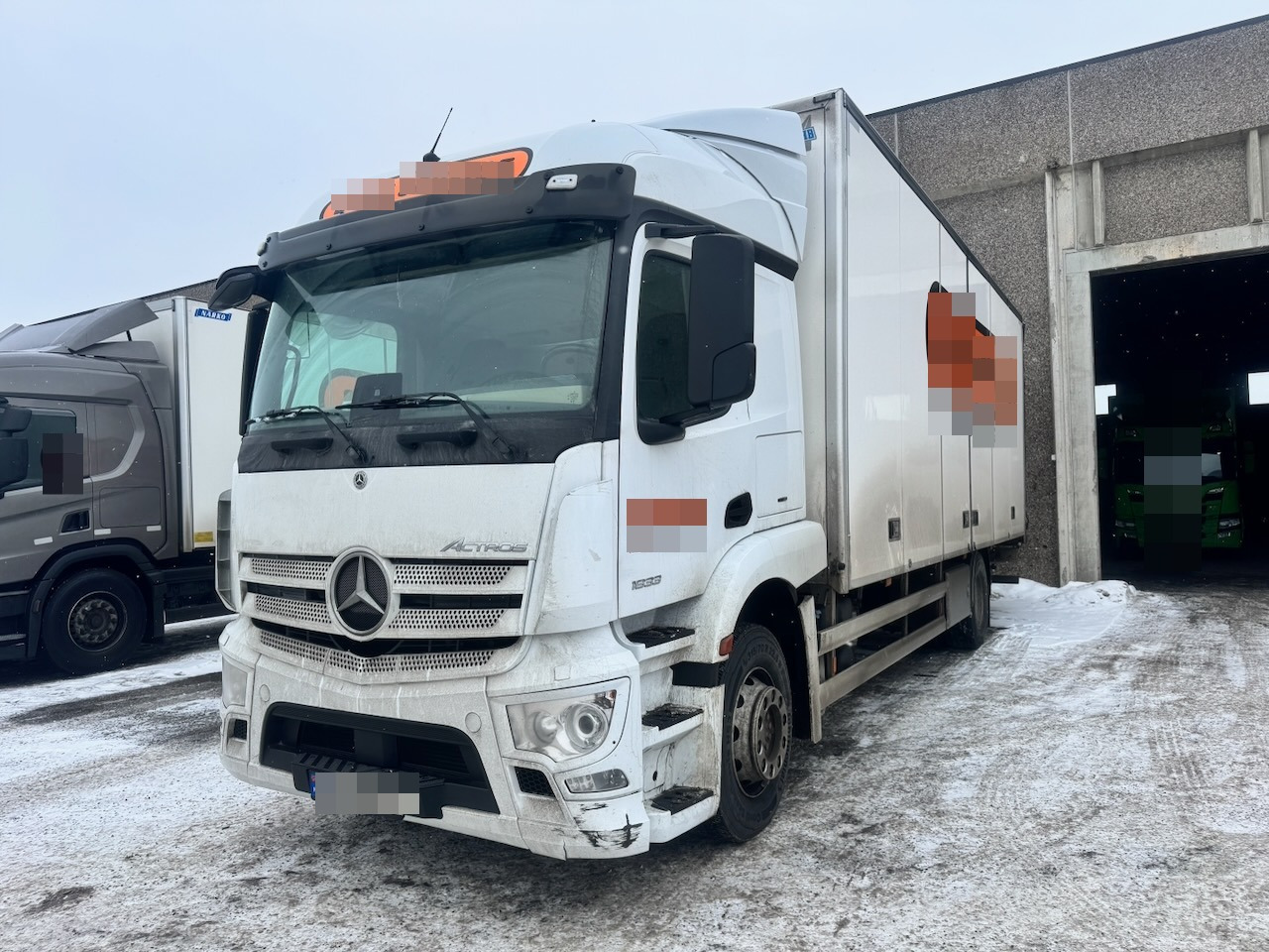 Mercedes Actros 1833 Skapbil – Full sideåpning - 97 000 km! - Box truck: picture 1 Mercedes Actros 1833 Skapbil – Full sideåpning - 97 000 km! - Box truck: picture 1