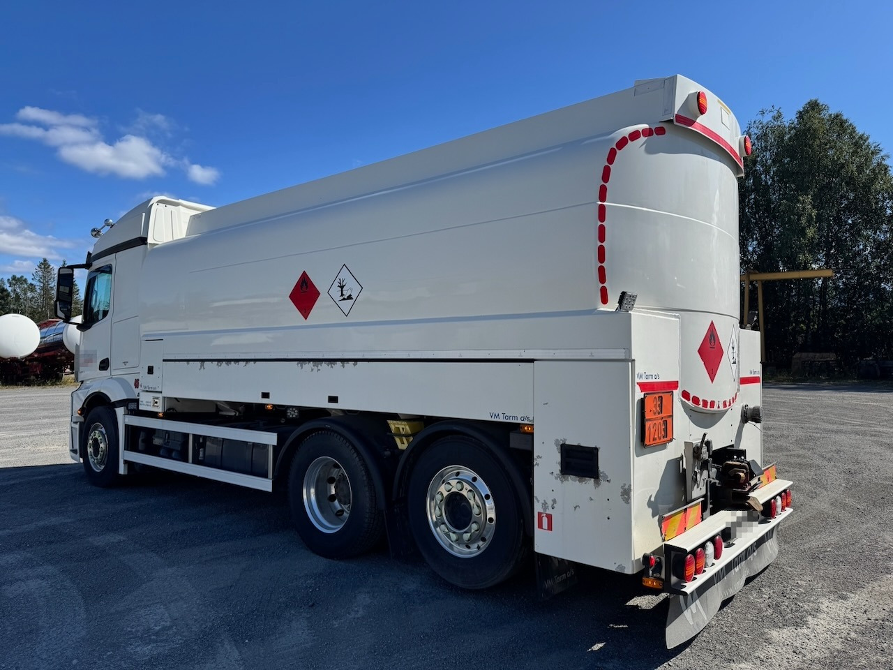 Mercedes Actros 2553 - Tanker truck: picture 4 Mercedes Actros 2553 - Tanker truck: picture 4