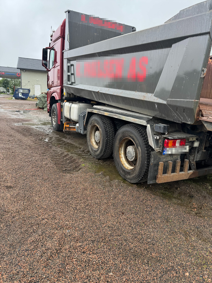 Mercedes Arocs 2858 6x4 komplett brøyterigget m/underliggende skjær (lekkasje på retarder) - Tipper: picture 4 Mercedes Arocs 2858 6x4 komplett brøyterigget m/underliggende skjær (lekkasje på retarder) - Tipper: picture 4