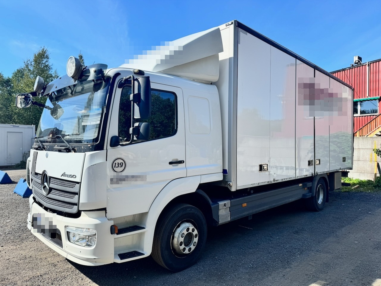Mercedes Atego - Box truck: picture 2 Mercedes Atego - Box truck: picture 2
