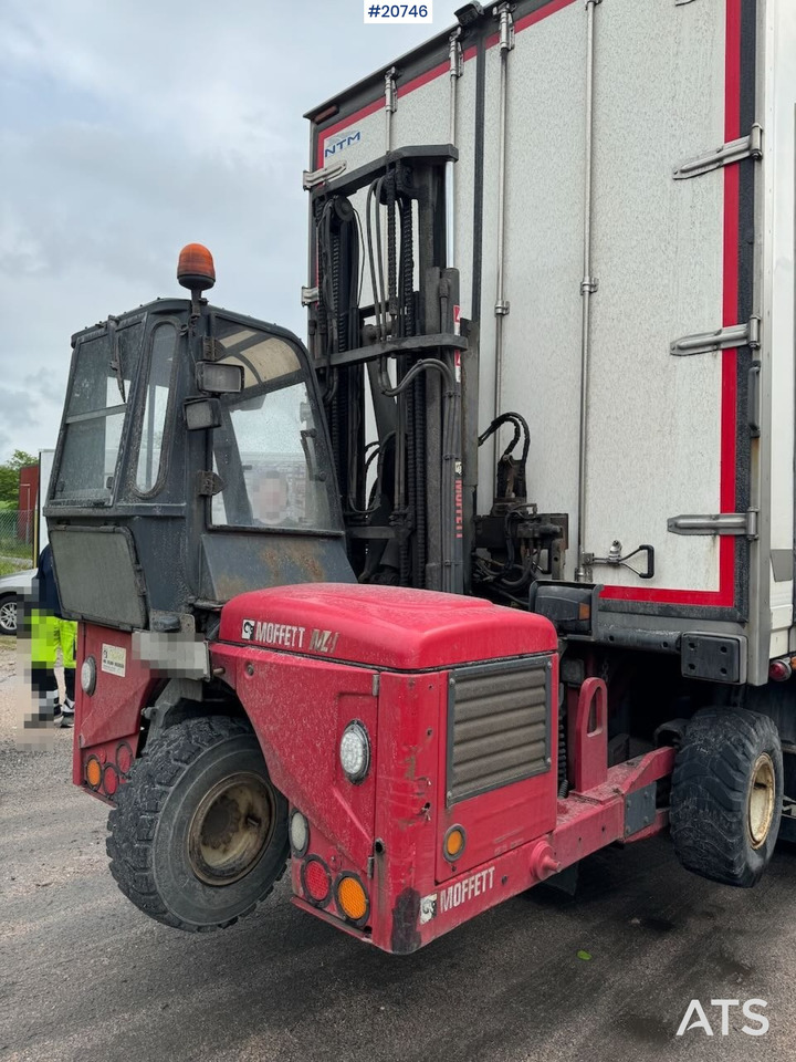 Moffett M4 25.4 - Truck mounted forklift: picture 4 Moffett M4 25.4 - Truck mounted forklift: picture 4