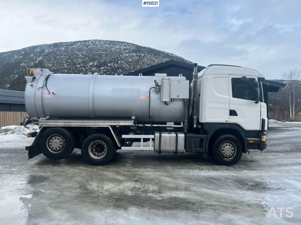 Tanker truck Scania R164: picture 6